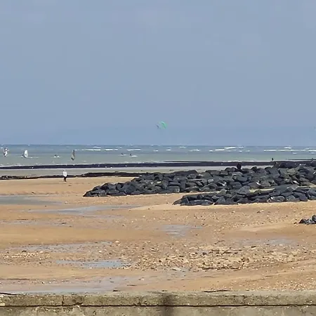 Les Pieds Dans L'Eau - Acces Direct A La Plage Bernieres-sur-Mer Exterior photo