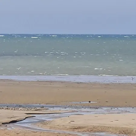 Les Pieds Dans L'Eau - Acces Direct A La Plage Bernieres-sur-Mer Exterior photo