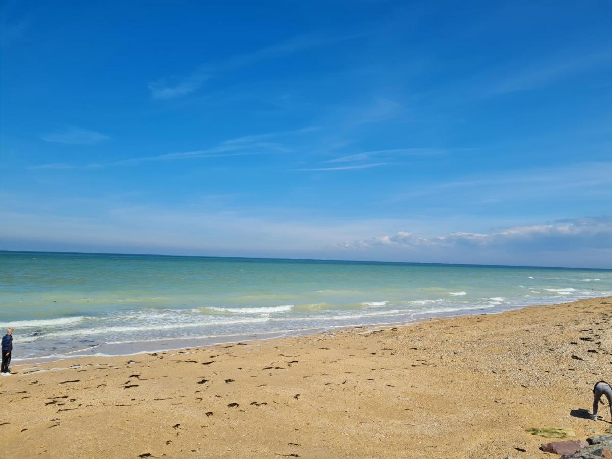 Les Pieds Dans L'eau - Acces Direct A La *